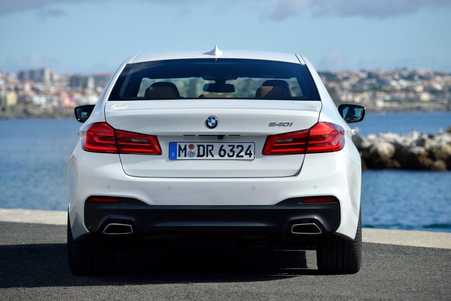  BMW 540i Sedan M Sport 2017 года  (WW) (фото 7 из 98)